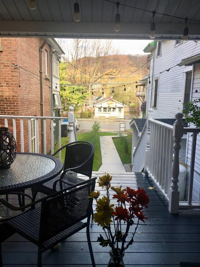 Loft Des Suites North Hatley Exterior photo